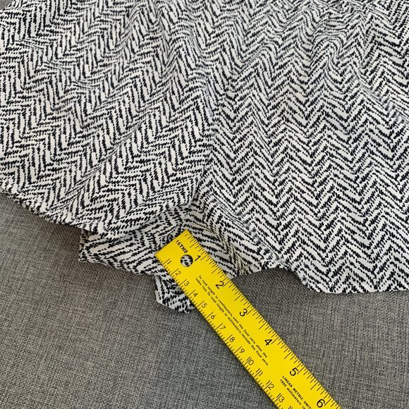 Skies Are Blue Shorts Black White Pleated high Rise Size 8‎ Lightweight Pockets - Picture 3 of 14